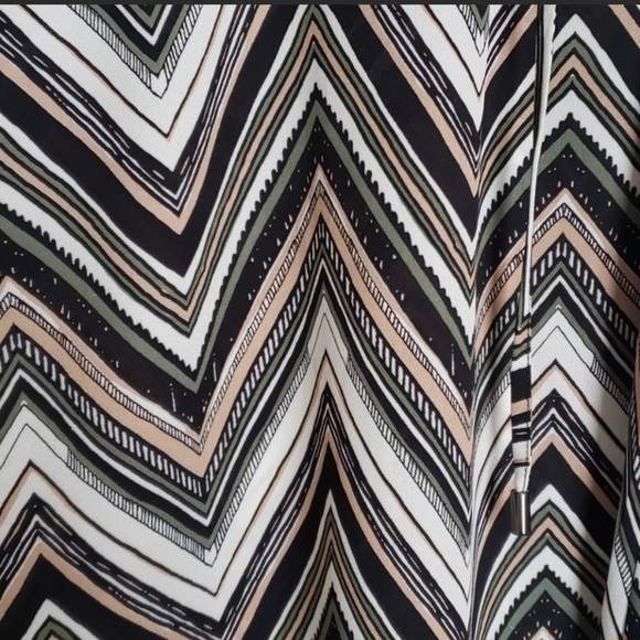 NWOT Maurices Sheer Chevron Patterned top, SZ S - Picture 4 of 4